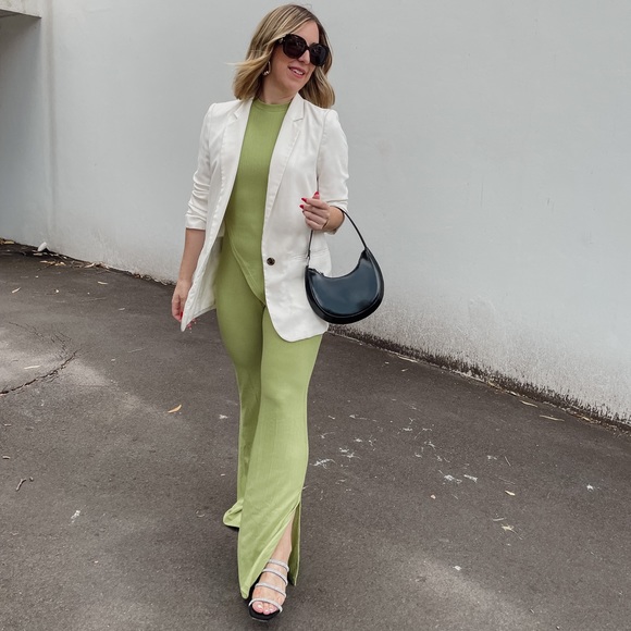 Meet your Posher, Andrea - Picture 5 of 15